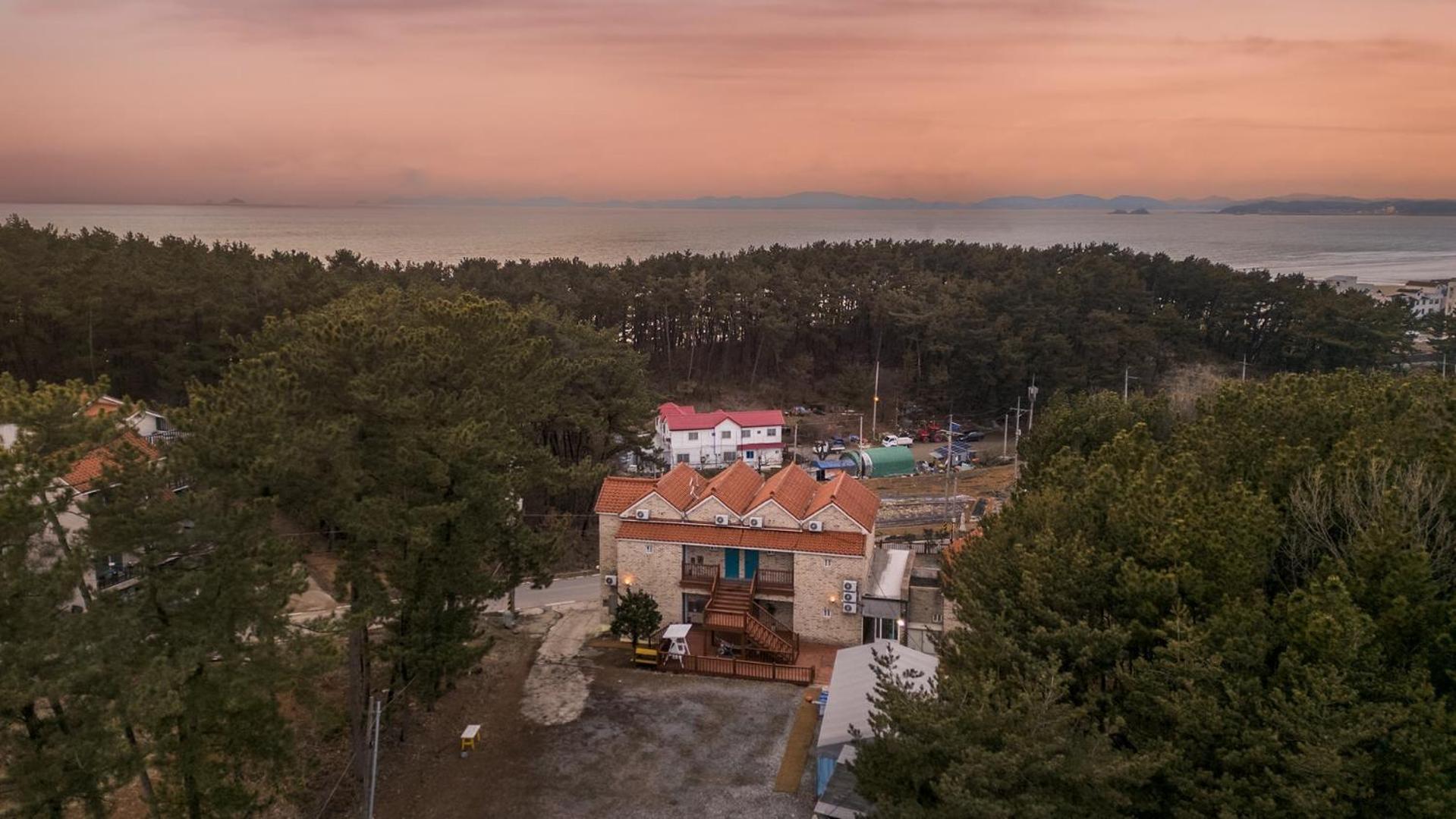 Taean Atirans Beach Pension Exterior foto